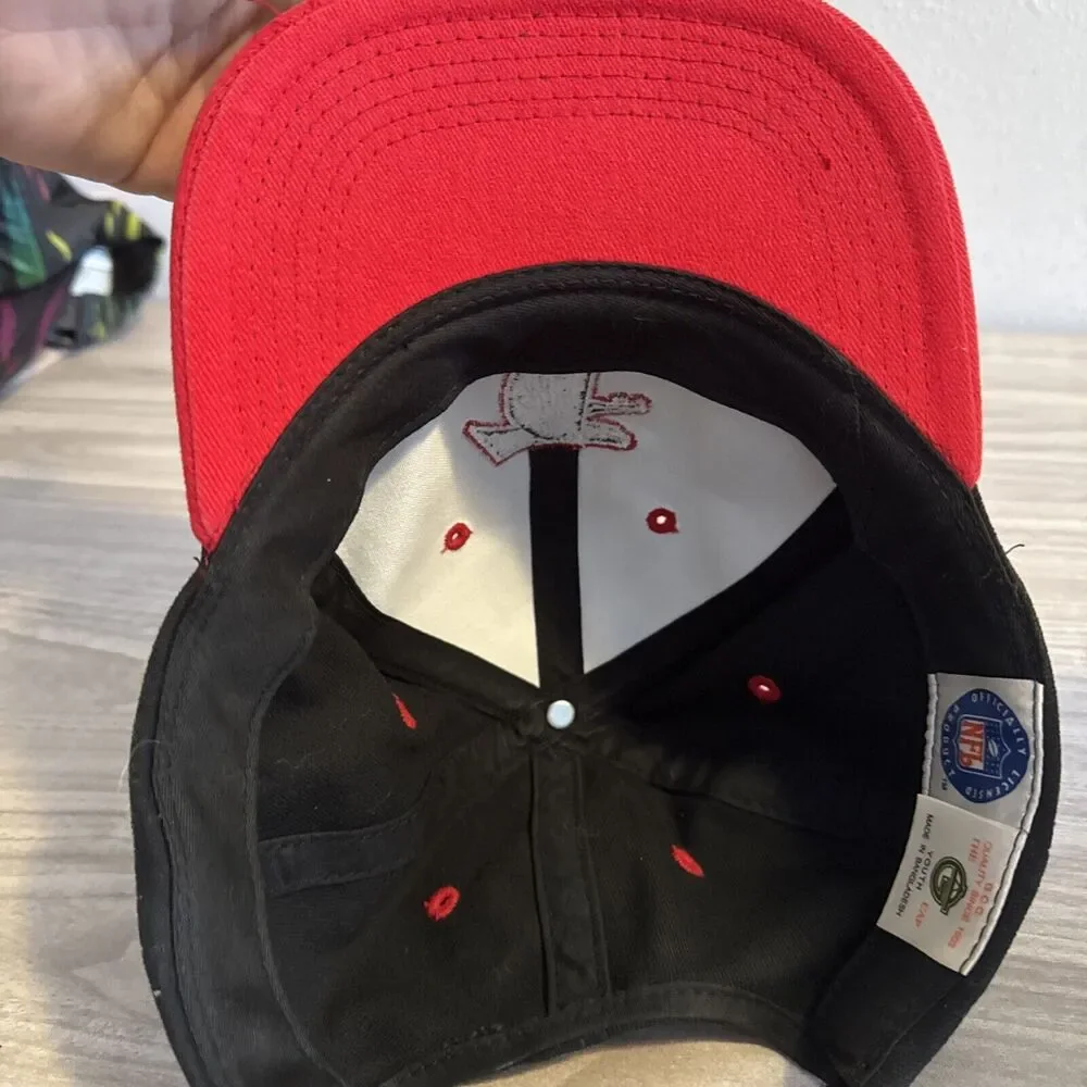 Vintage NFL Kids Adjustable Hat Atlanta Falcons Logo Black Red‎